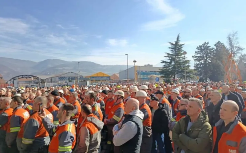 U Novoj željezari Zenica počela pobuna: Radnici odbili da tovare robu, blokirana i kapija kompanije