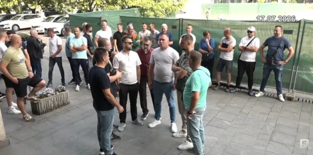 Radnici Toplane pred zgradom Gradske uprave Zenica: Plaće nemaju, dugovanja poduzeća višemilijunska