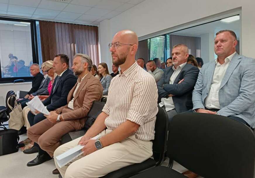 Sindikat i povjerioci iz FBiH za vanrednu upravu, povjerioci iz RS-a za stečaj Nove Željezare Zenica